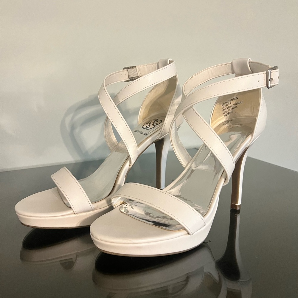 Daisy Fuentes White Stiletto Heels with Strappy Design